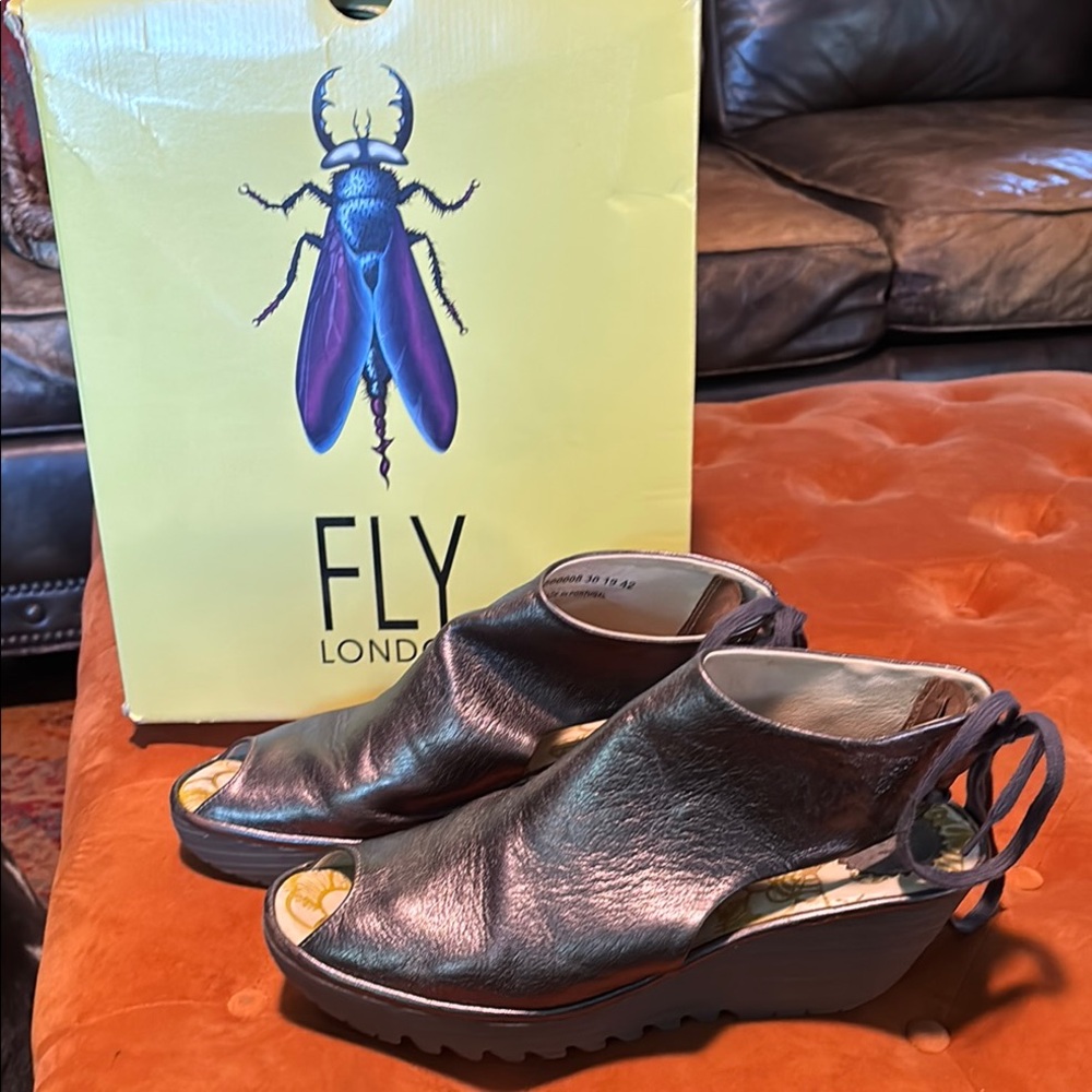 Fly London Women's pewter Leather peep toe Wedge tie back Sandals